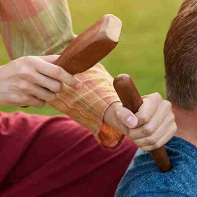 Massagewerkzeuge aller Art, wie...