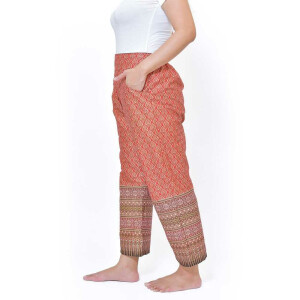 Hose mit bunten Thai Sarong Mustern für Thaimassage