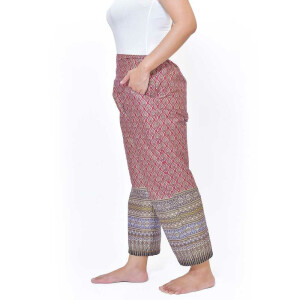 Hose mit bunten Thai Sarong Mustern für Thaimassage
