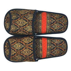 Slippers for thai massage clients - one size fits all...