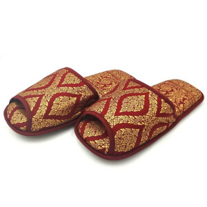 Slippers for thai massage clients - one size fits all Color: Dark Red