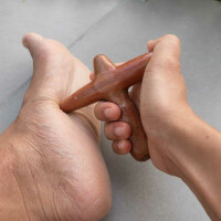 Massage-Hilfe aus Holz, Form: Kreuz